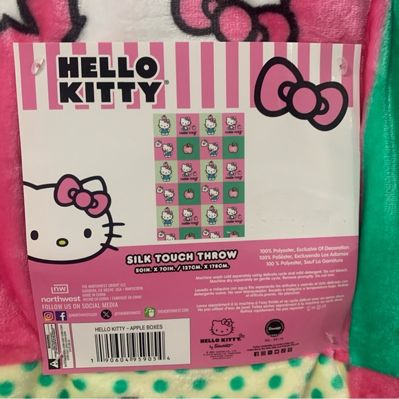 New Hello Kitty Apple Boxes Green & Pink Plush 50" x 70" Throw Blanket With Tag - Picture 3 of 7